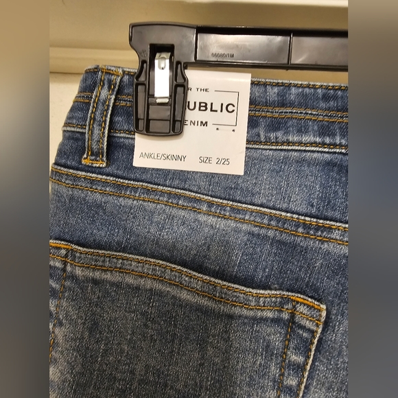 Star Embroidered Jeans 25 NWT - Picture 8 of 10